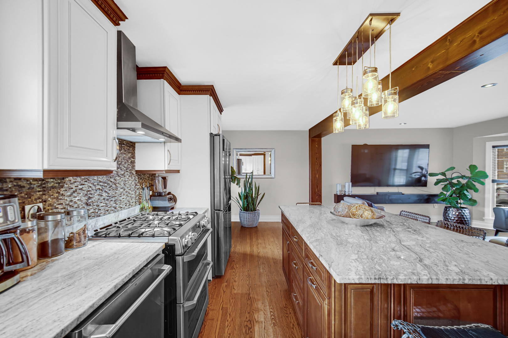 2831 N Austin Avenue