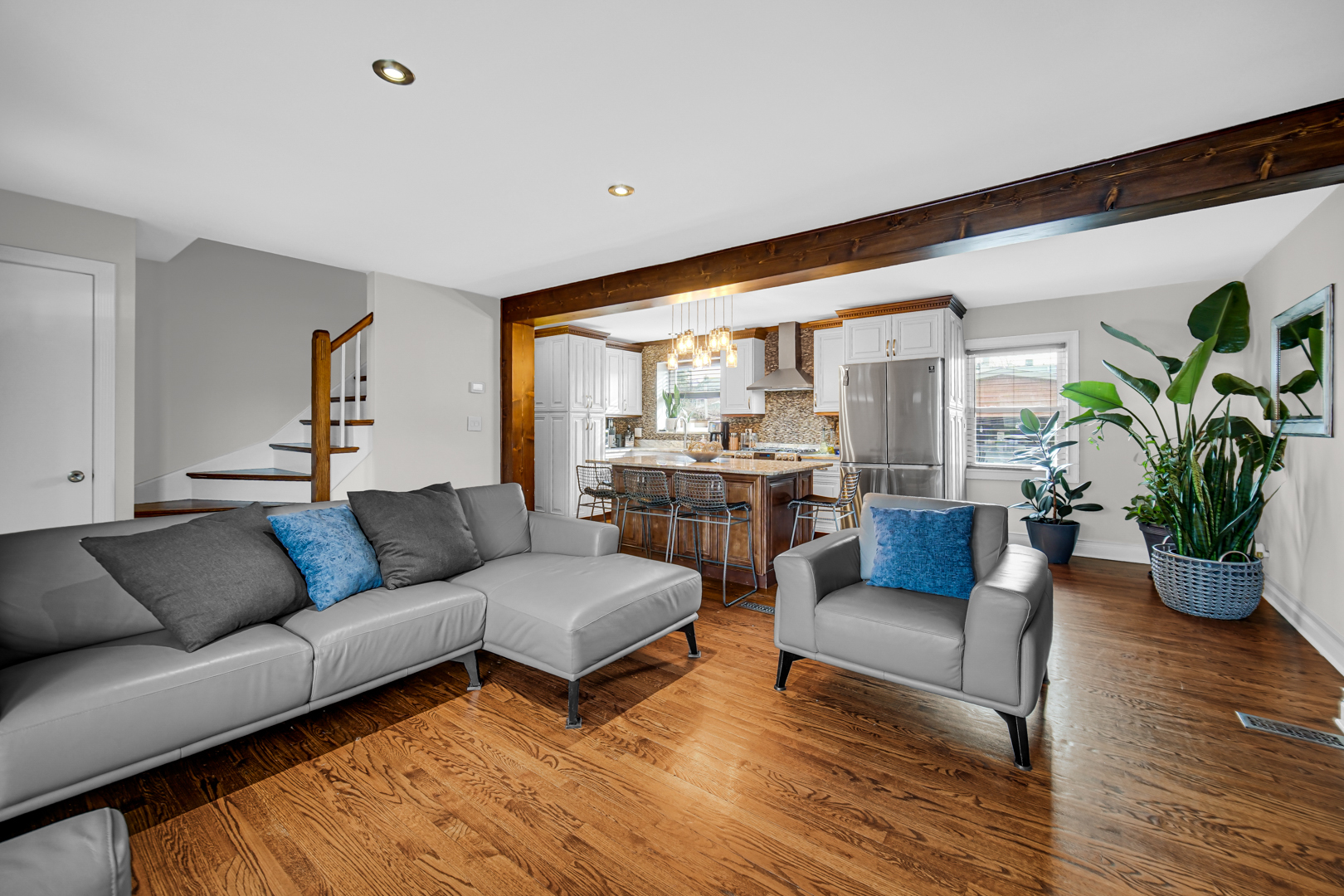 2831 N Austin Avenue