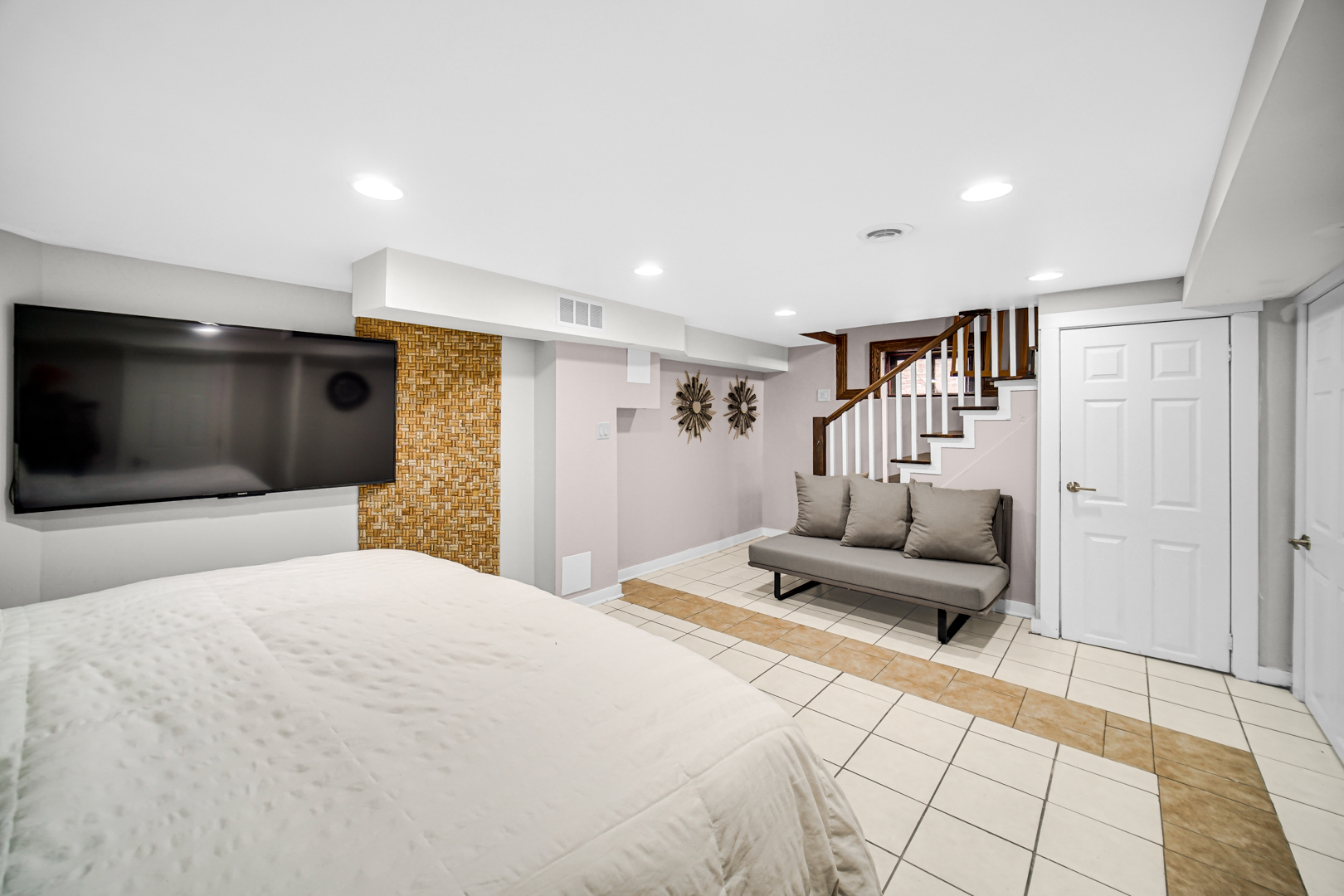 2831 N Austin Avenue