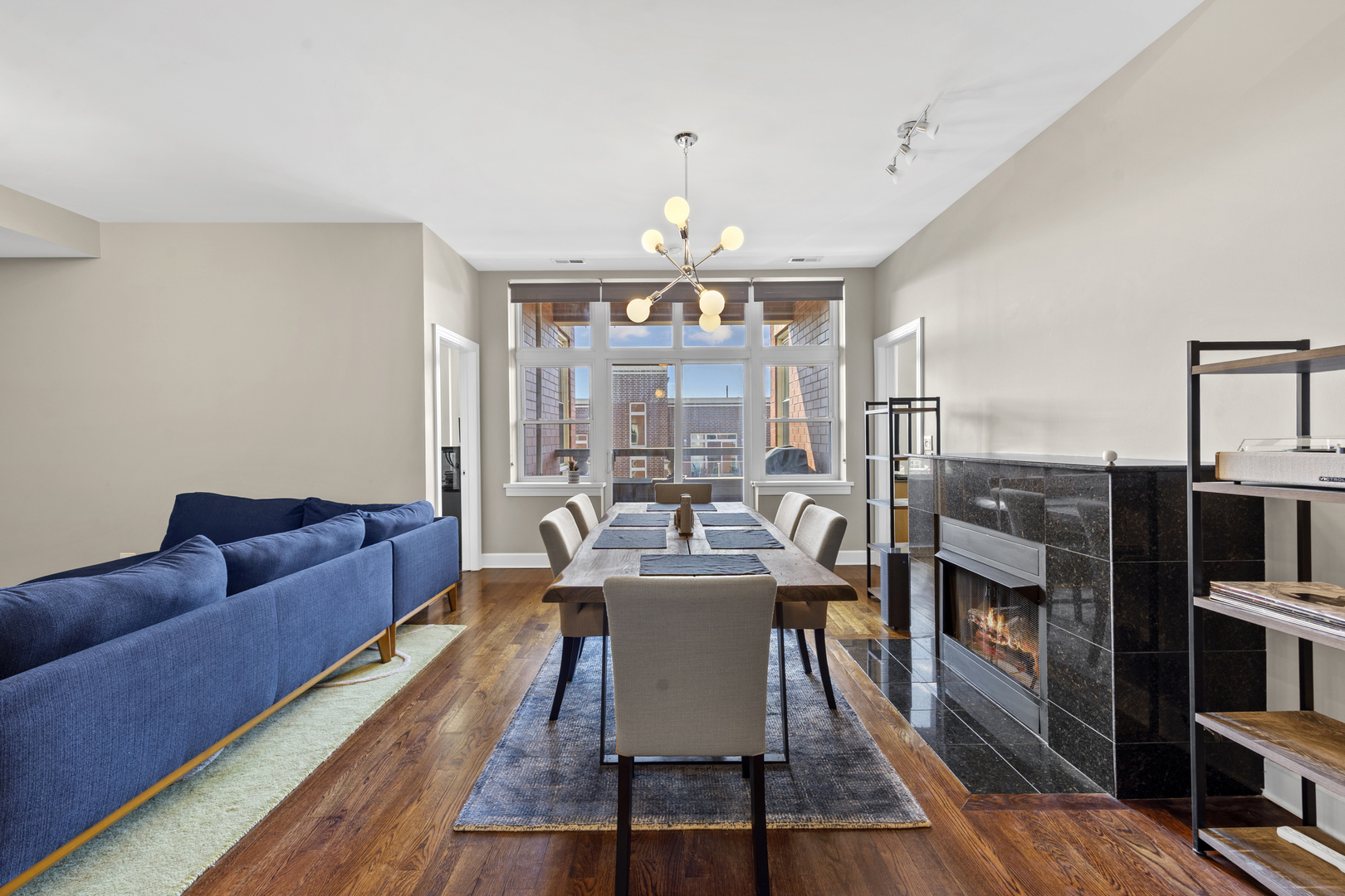 2700 W BELMONT Avenue Unit: 402