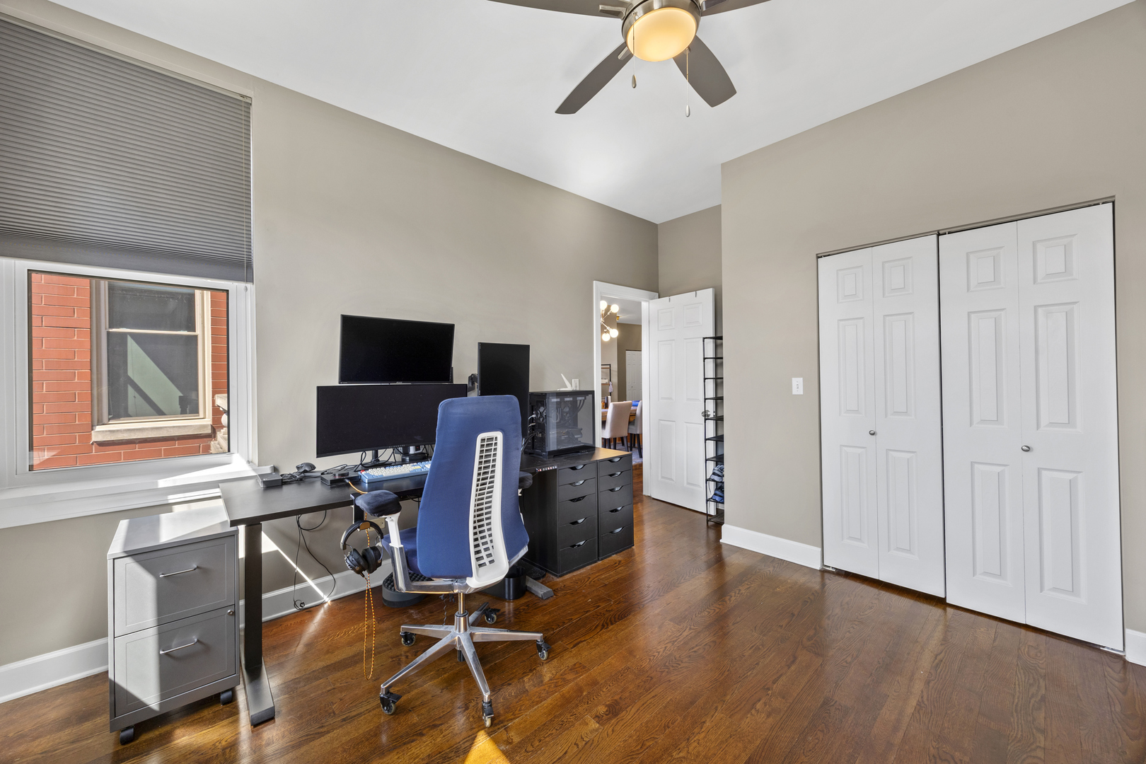 2700 W BELMONT Avenue Unit: 402
