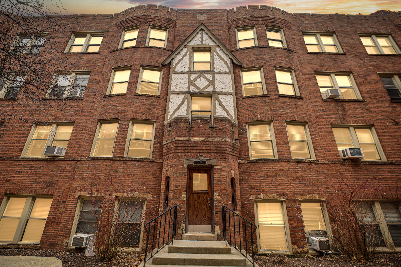 4126 N Kedvale Avenue Unit: 202