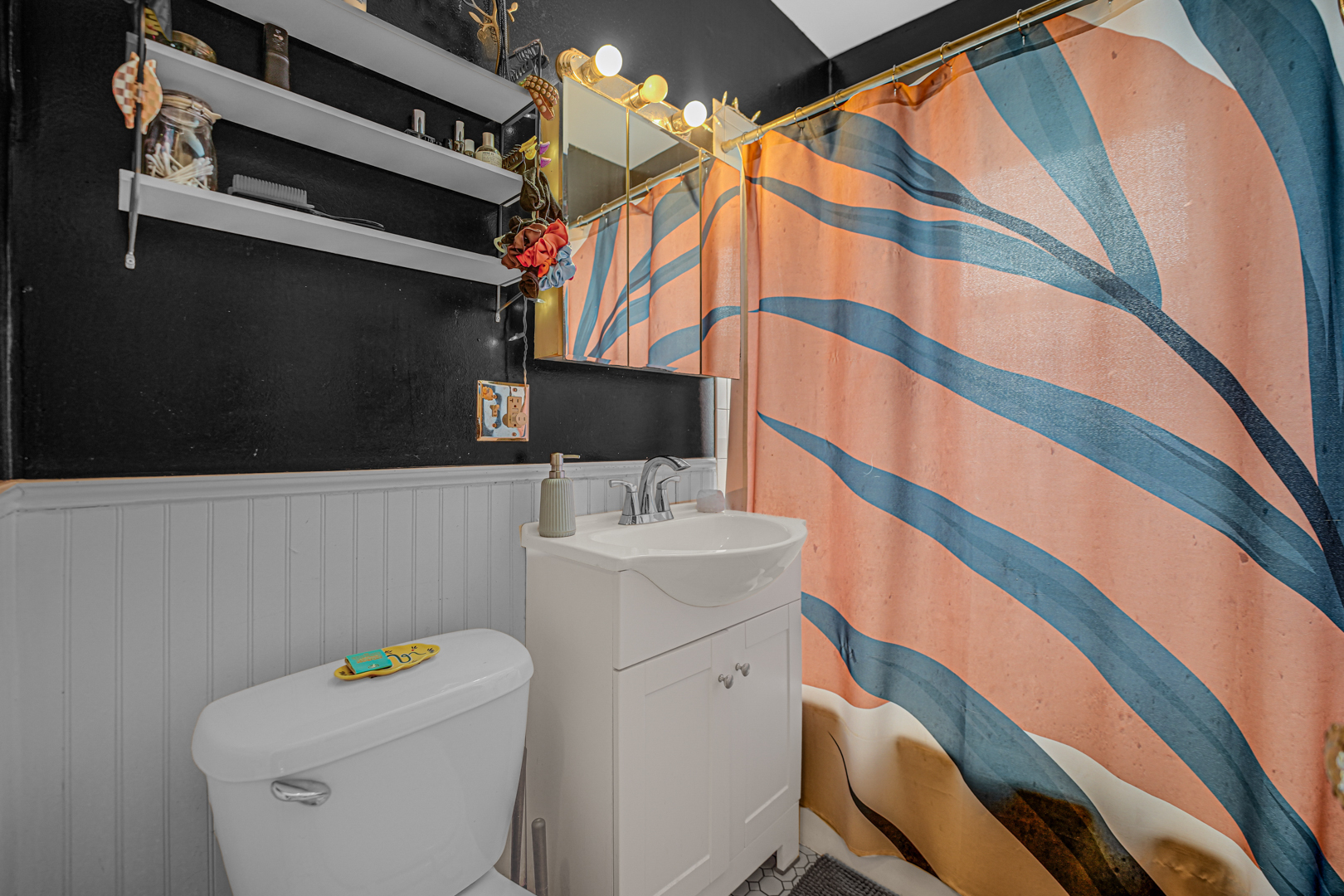4126 N Kedvale Avenue Unit: 202