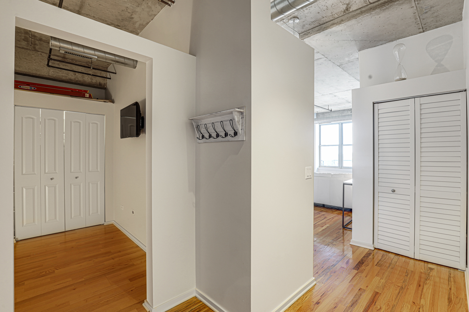 6 S Laflin Street Unit: 801