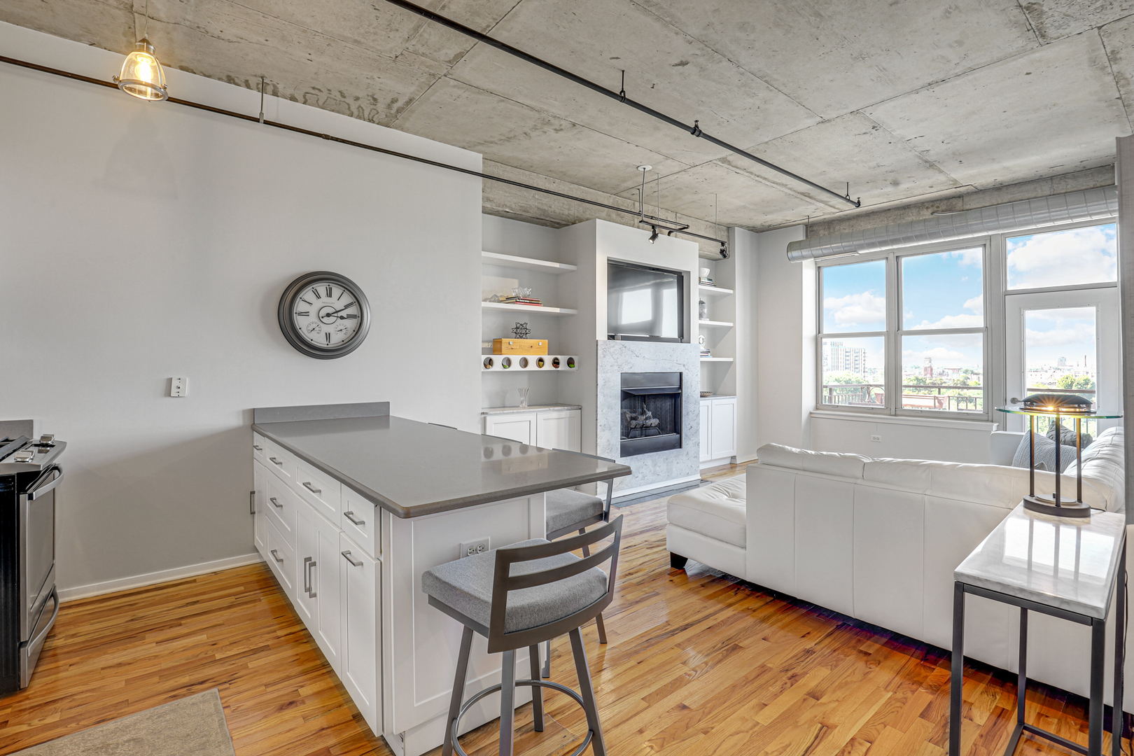 6 S Laflin Street Unit: 801
