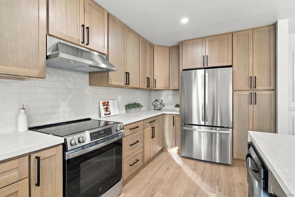 17506 Plaza Karena