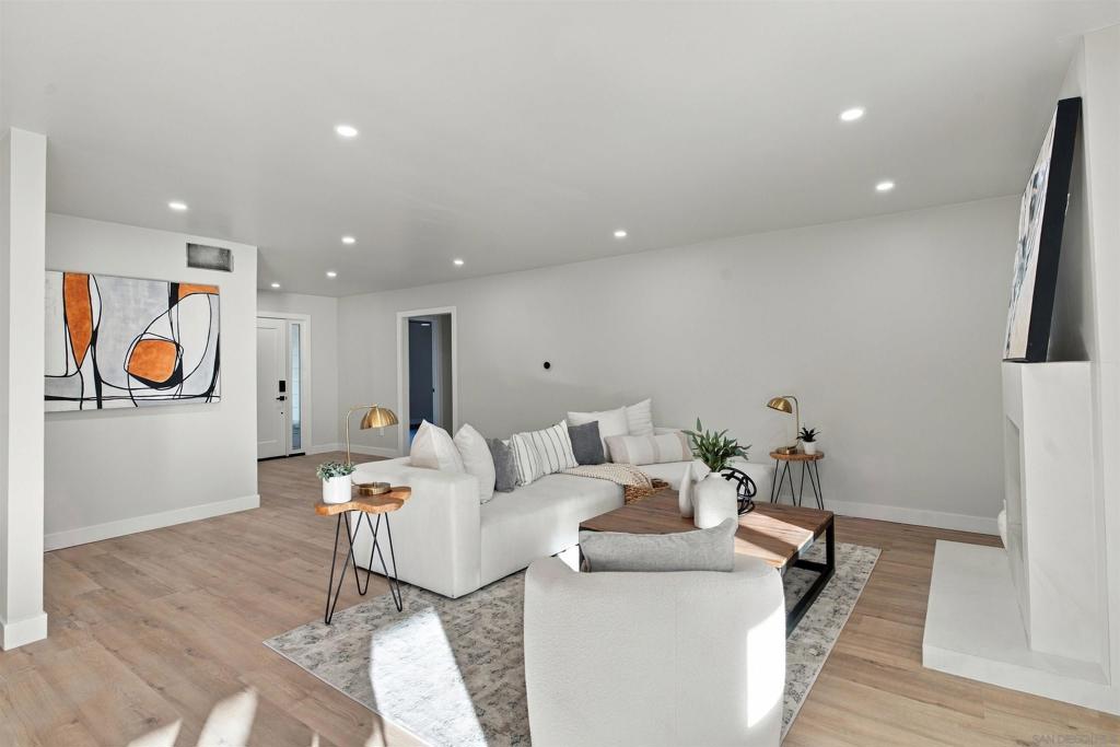 17506 Plaza Karena