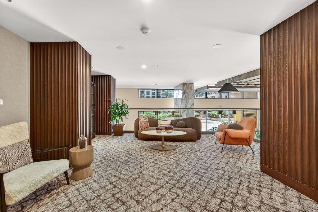 1325 Pacific Highway 1407