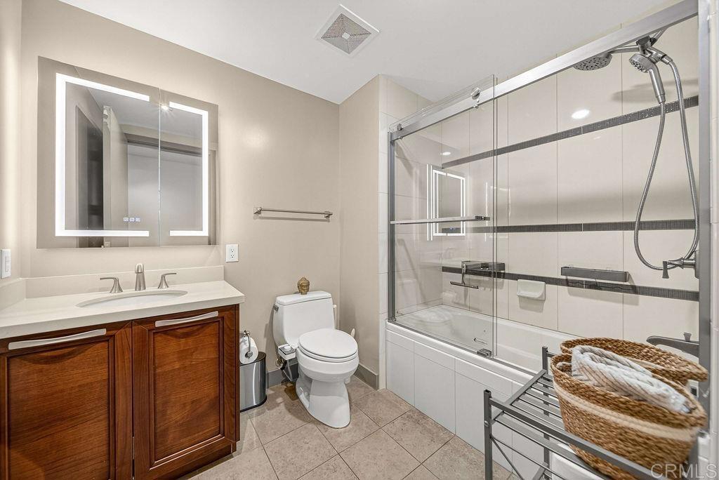 1325 Pacific Highway 1407