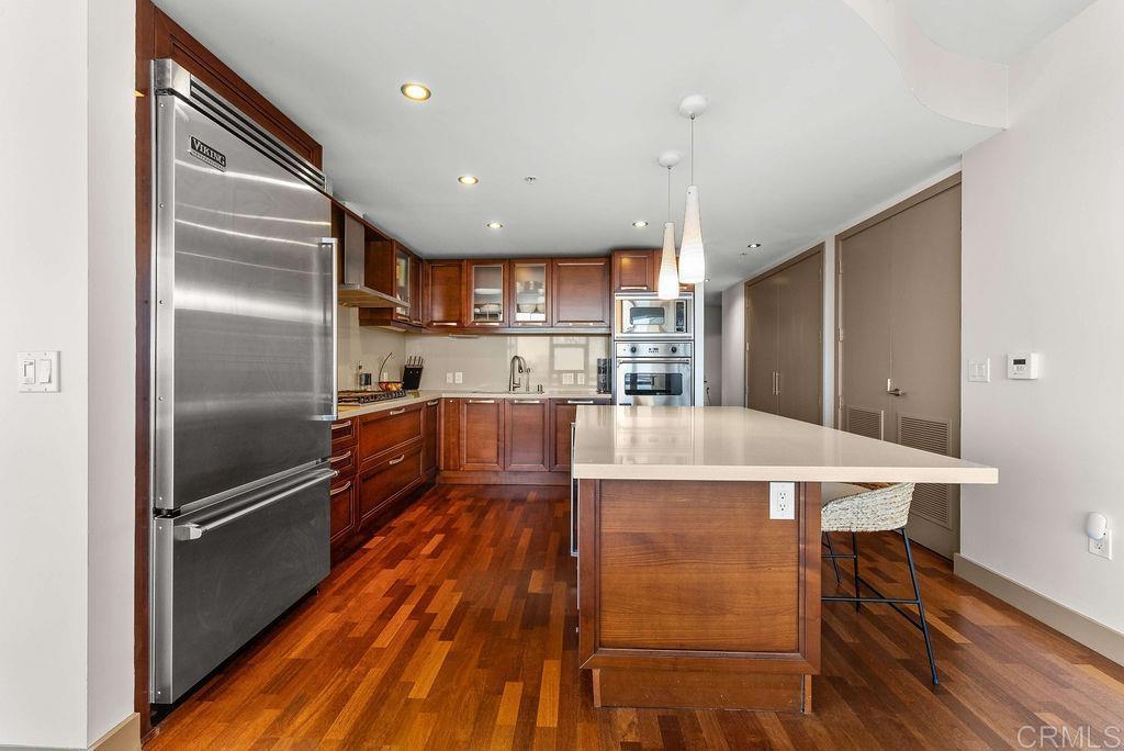 1325 Pacific Highway 1407