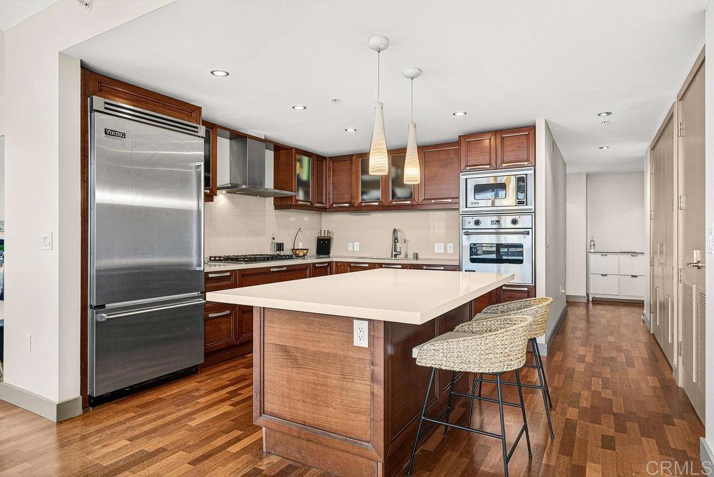 1325 Pacific Highway 1407