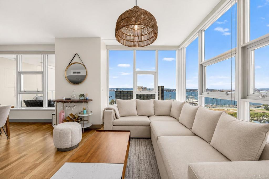 1325 Pacific Highway 1407