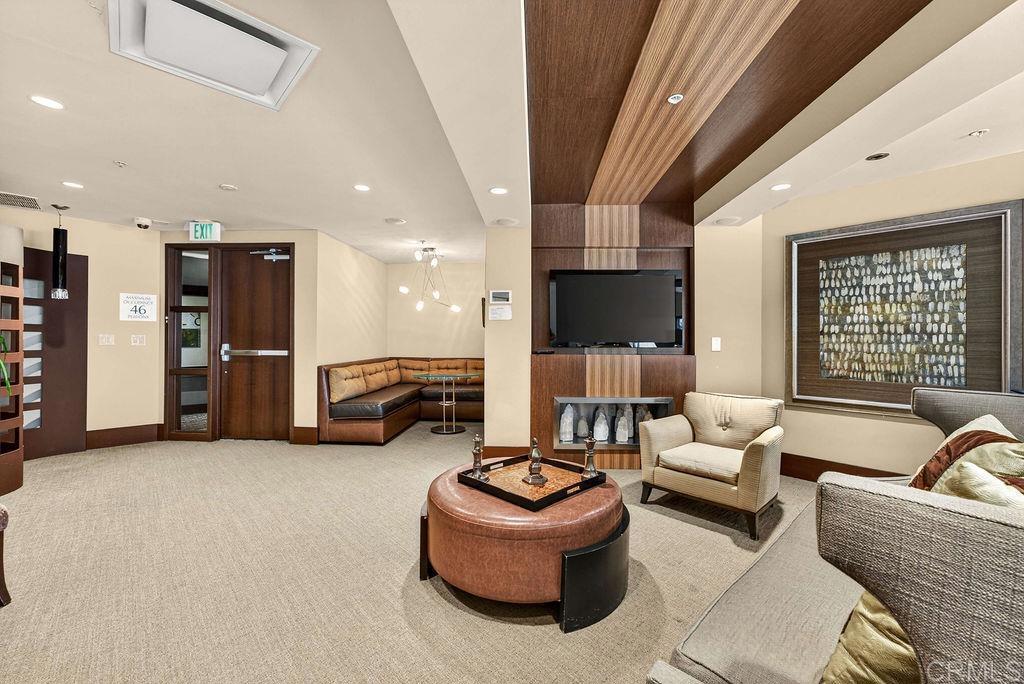 1325 Pacific Highway 1407