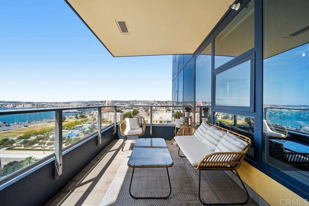 1325 Pacific Highway 1407