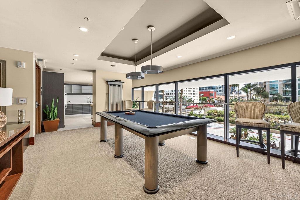 1325 Pacific Highway 1407