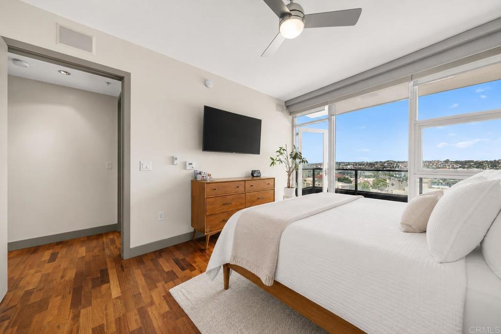 1325 Pacific Highway 1407