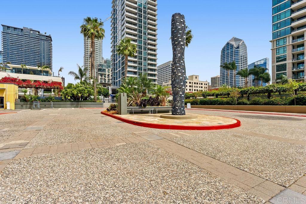 1325 Pacific Highway 1407