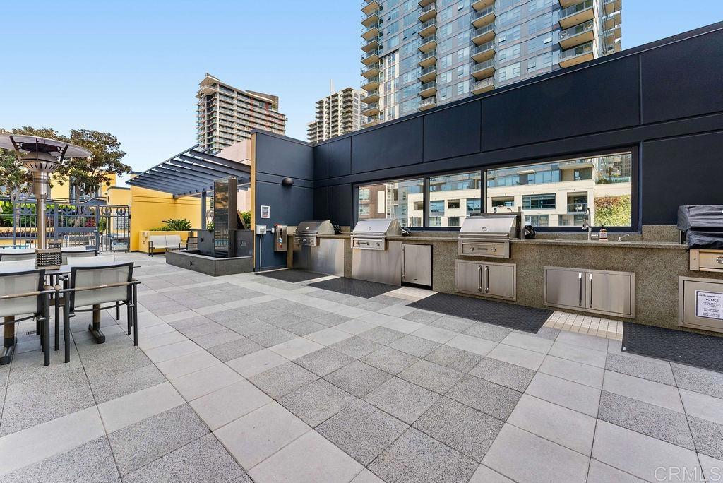 1325 Pacific Highway 1407
