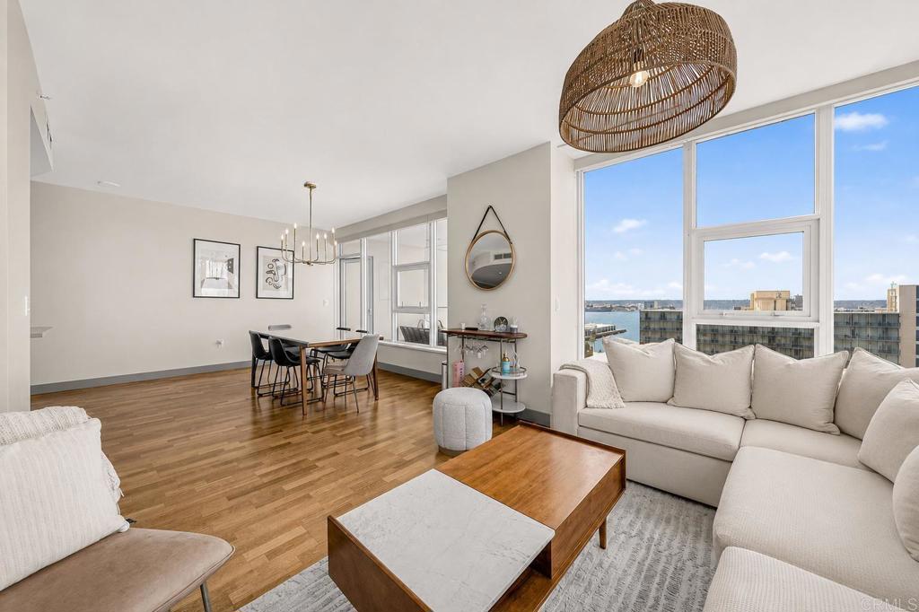 1325 Pacific Highway 1407