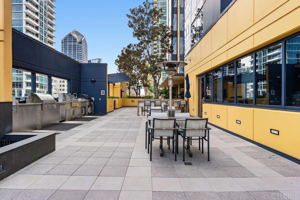 1325 Pacific Highway 1407
