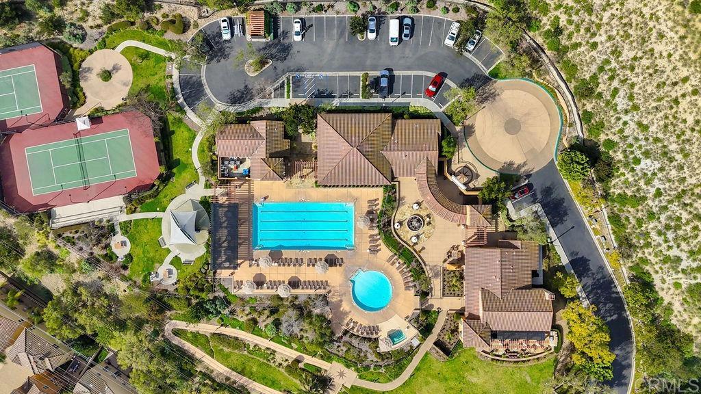 2712 Villas Way