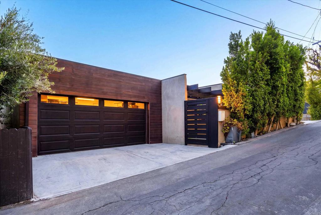 3866 Alta Mesa Drive