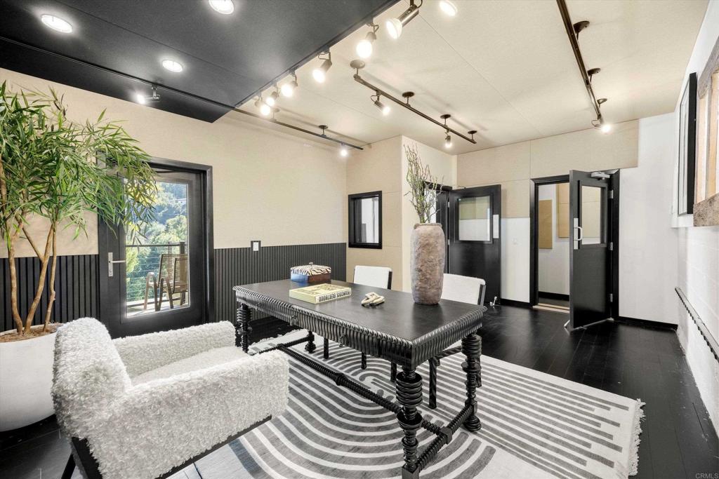 3866 Alta Mesa Drive