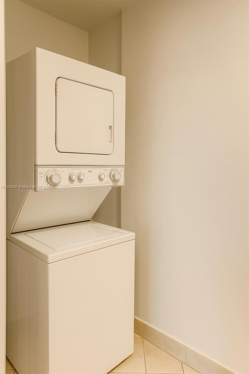 1900 N Bayshore Dr Unit: 3218