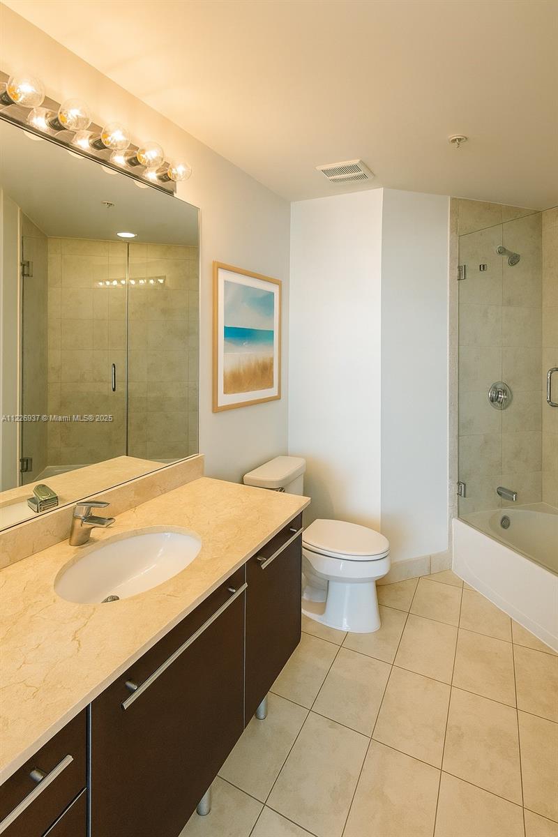 1900 N Bayshore Dr Unit: 3218