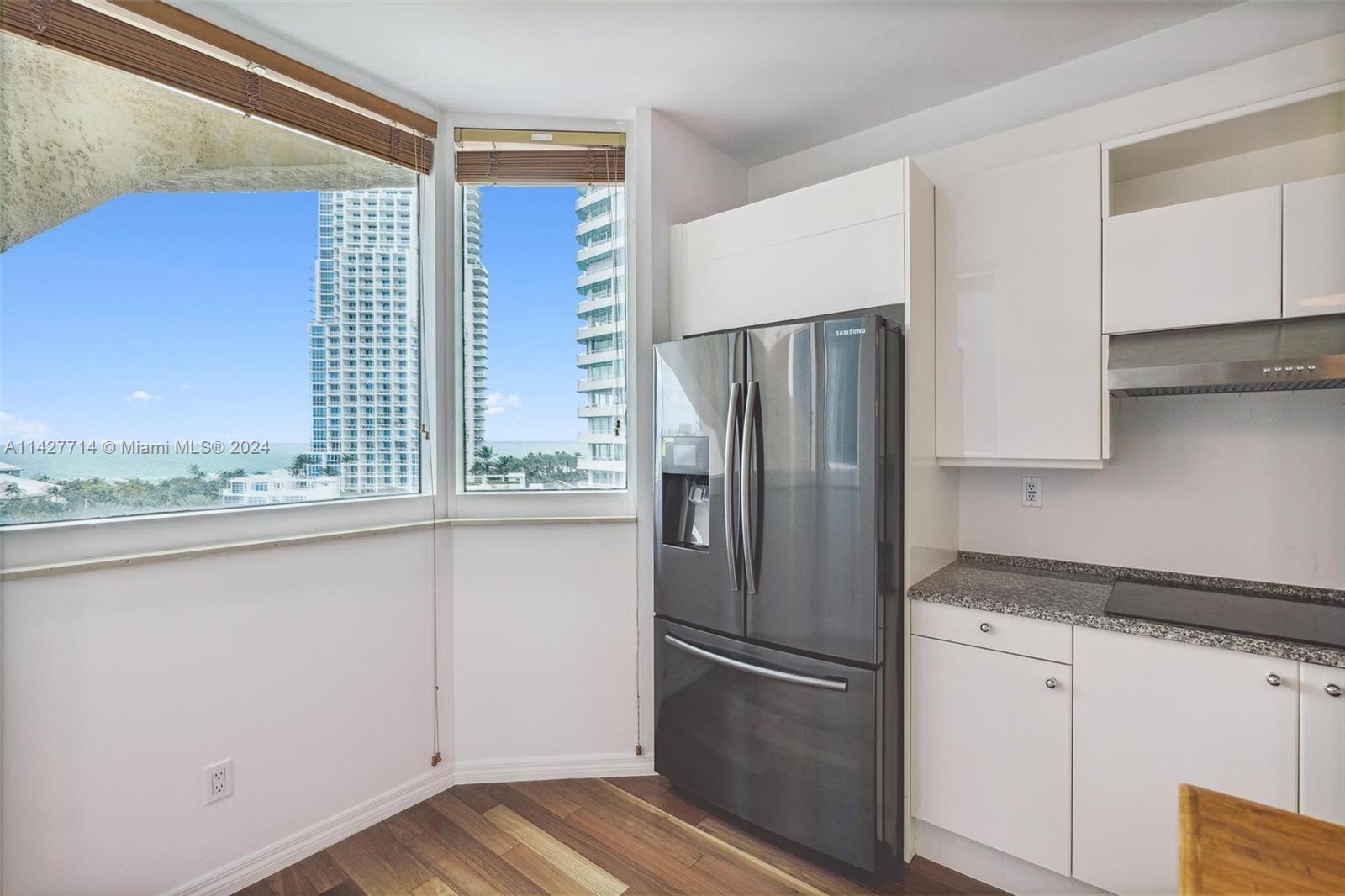300 S Pointe Dr Unit: 907