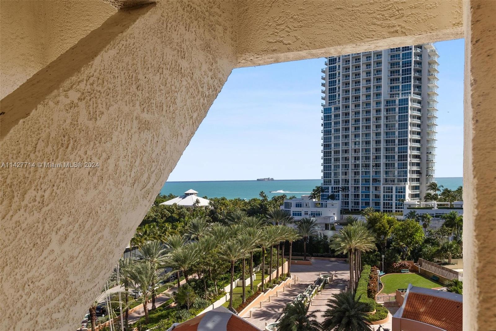 300 S Pointe Dr Unit: 907
