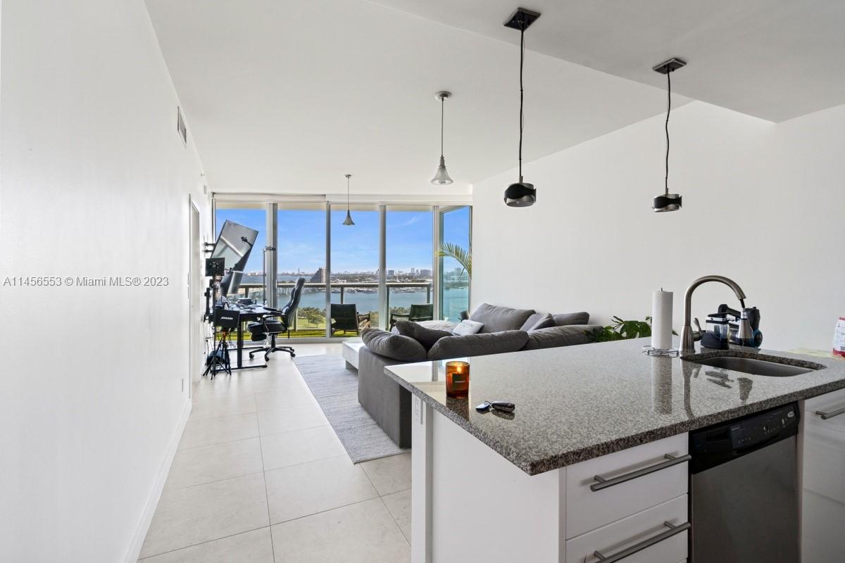 888 Biscayne Blvd Unit: 1809