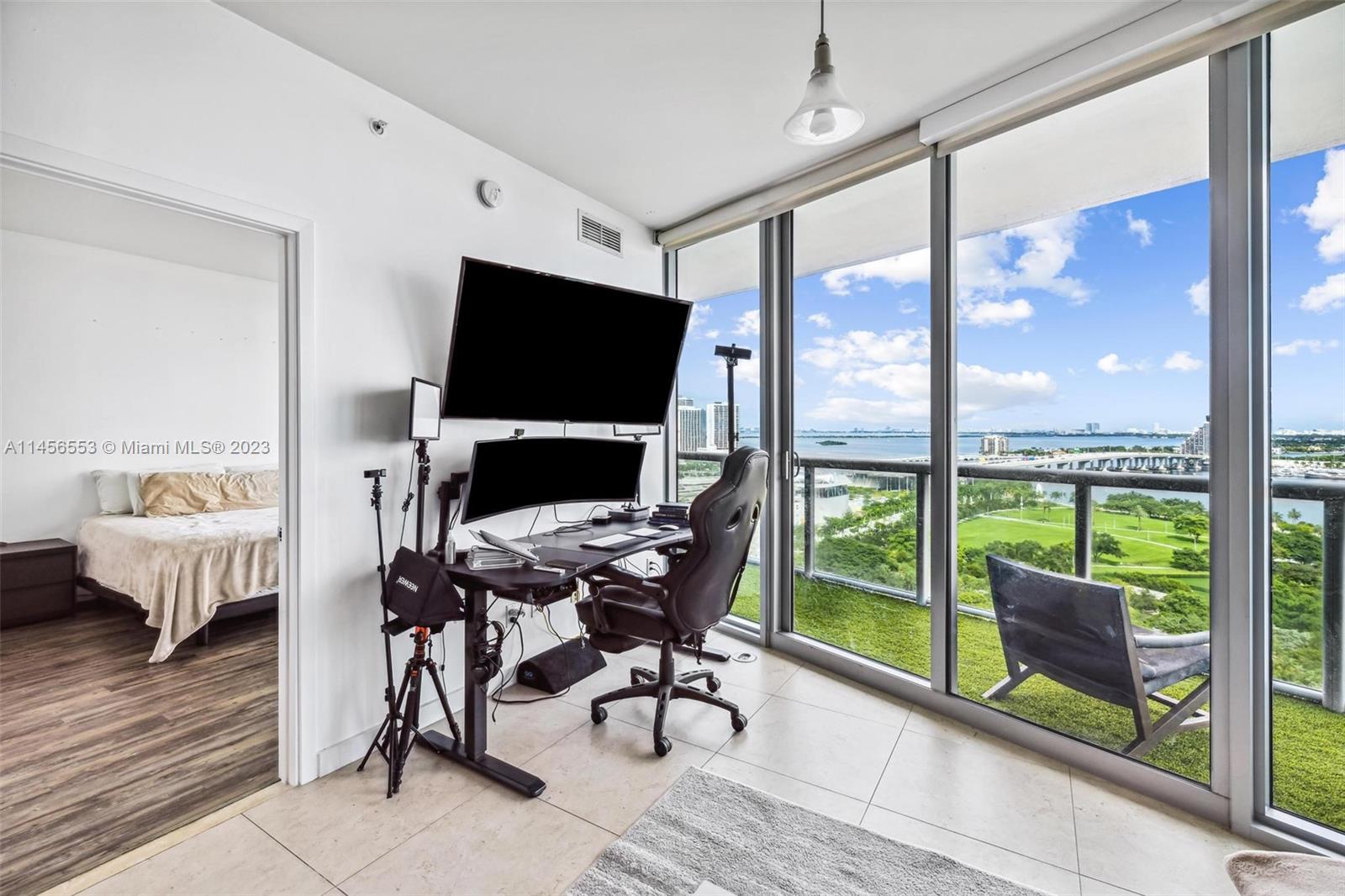 888 Biscayne Blvd Unit: 1809