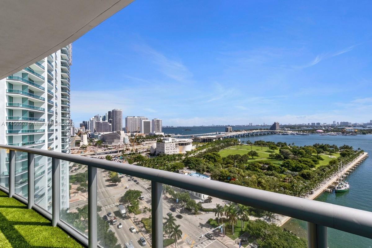 888 Biscayne Blvd Unit: 1809