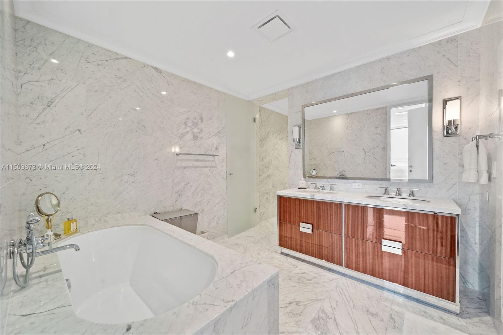15701 Collins Ave Unit: 601