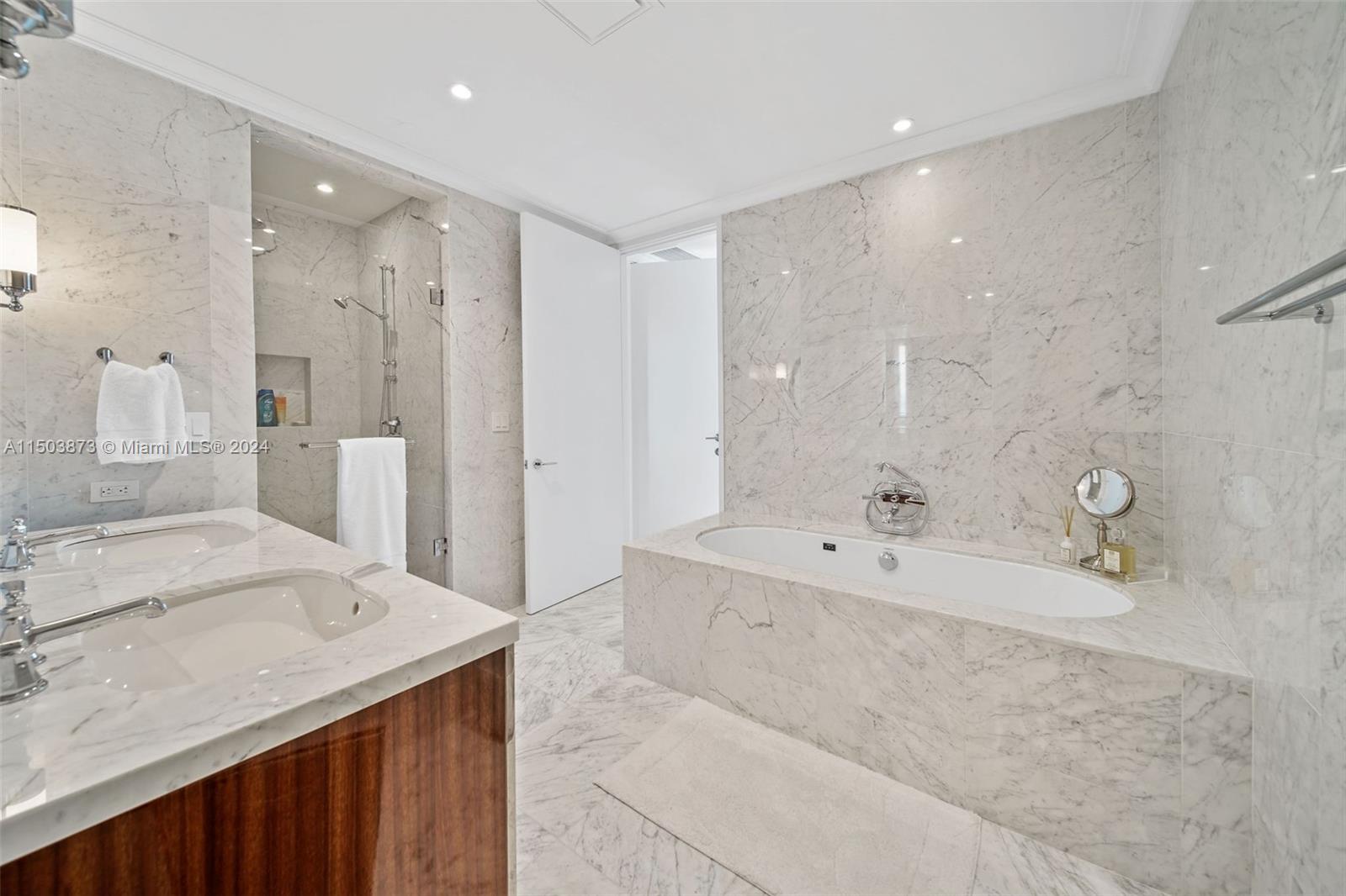 15701 Collins Ave Unit: 601