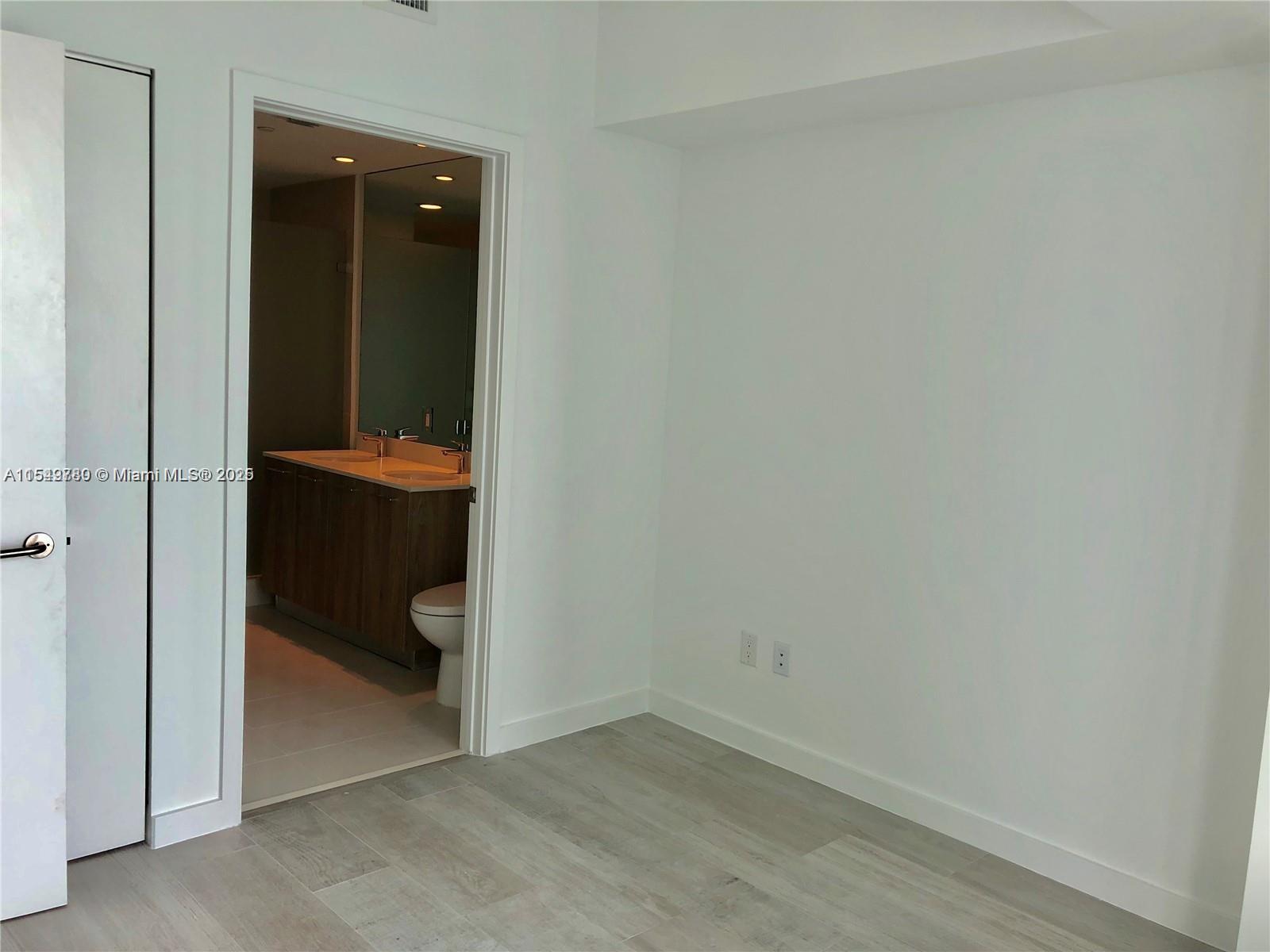 501 NE 31st St # 3004