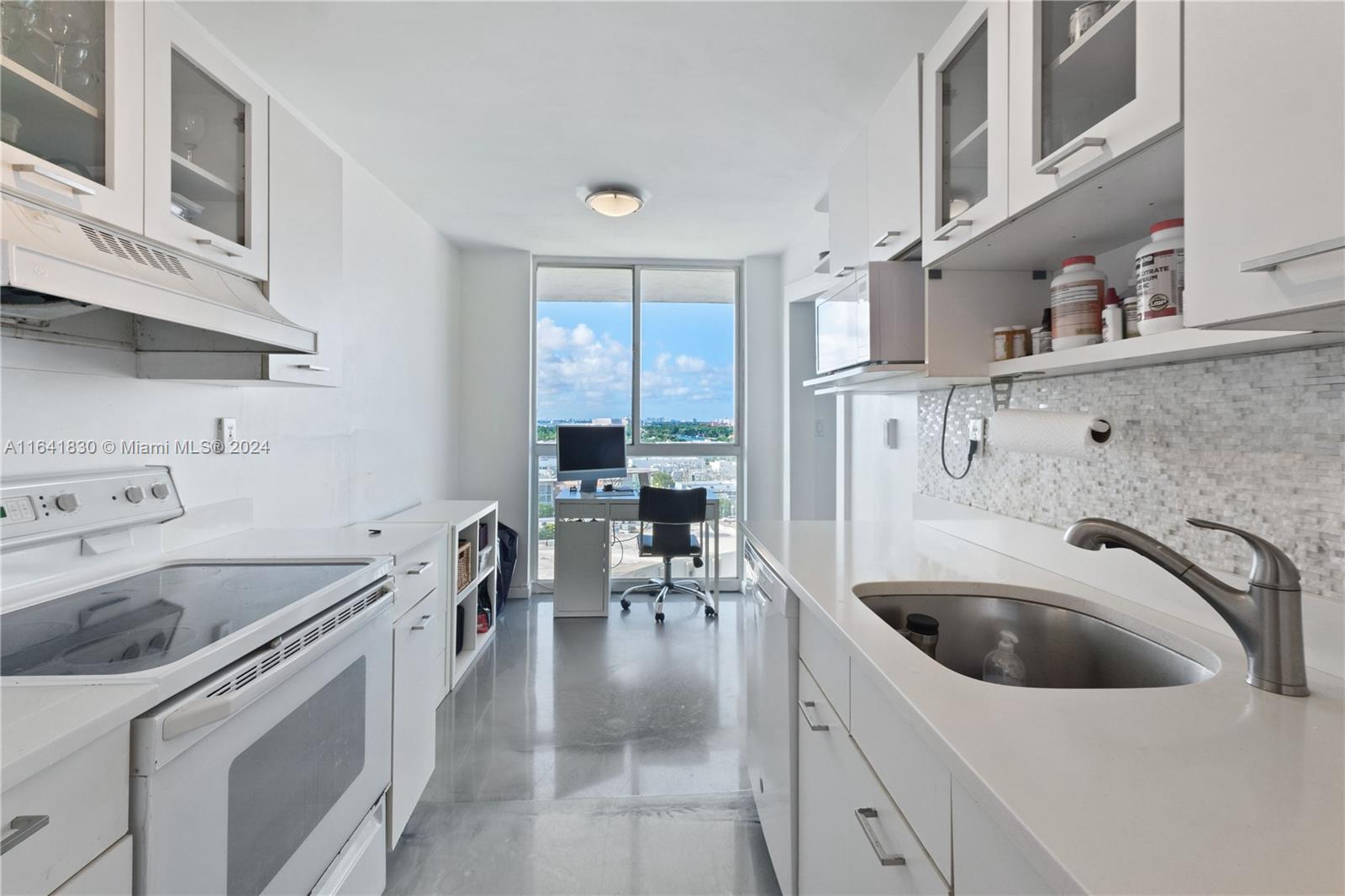 1688 West Ave # 07 Unit: PH-07