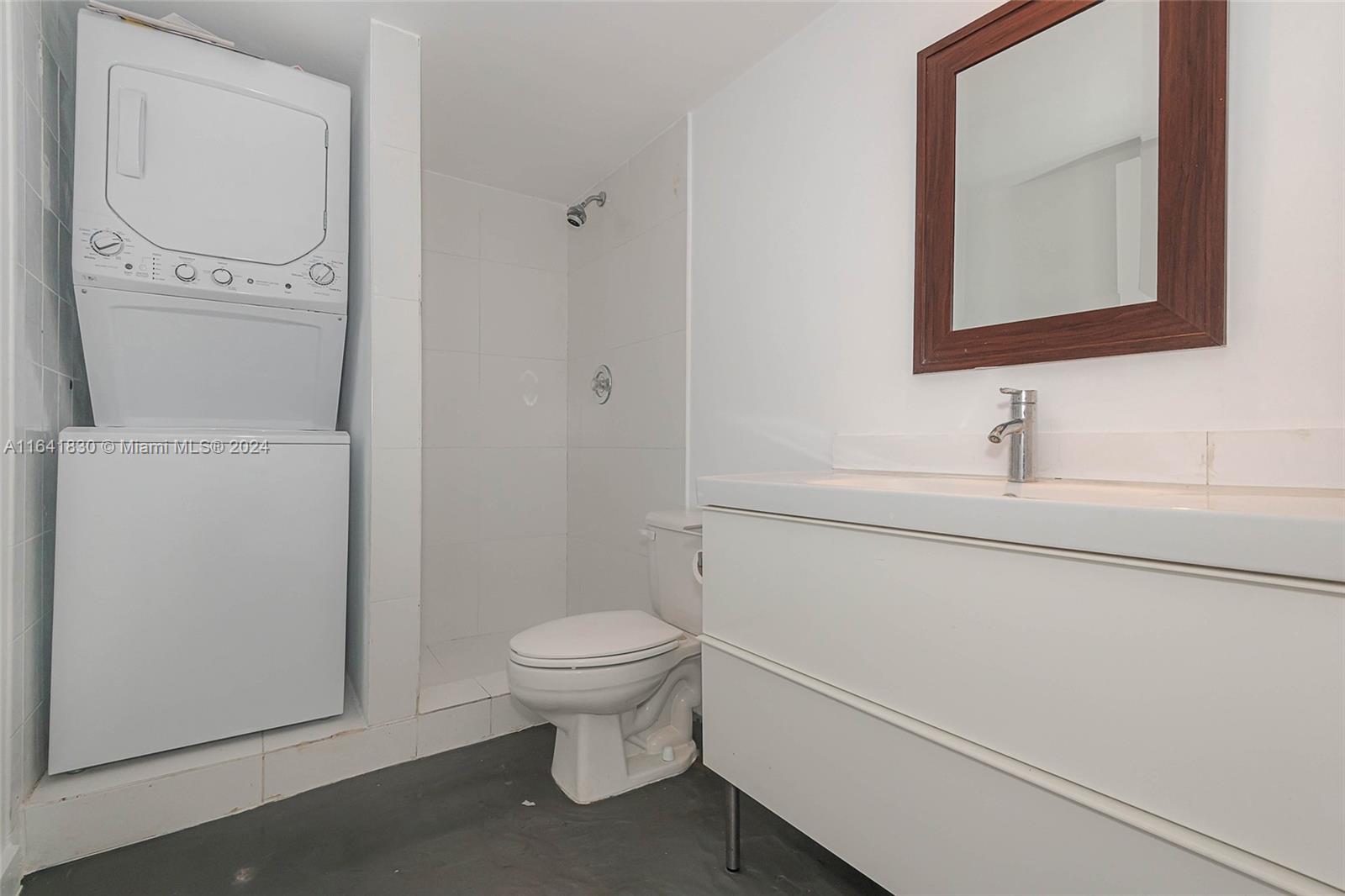 1688 West Ave # 07 Unit: PH-07