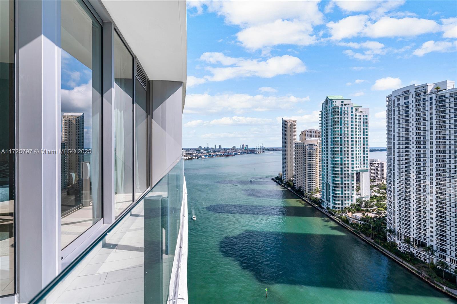 300 S Biscayne Blvd # 2505