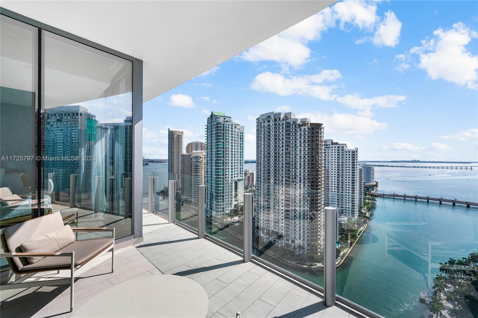300 S Biscayne Blvd # 2505
