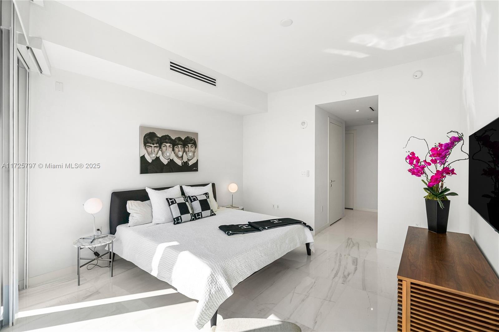 300 S Biscayne Blvd # 2505