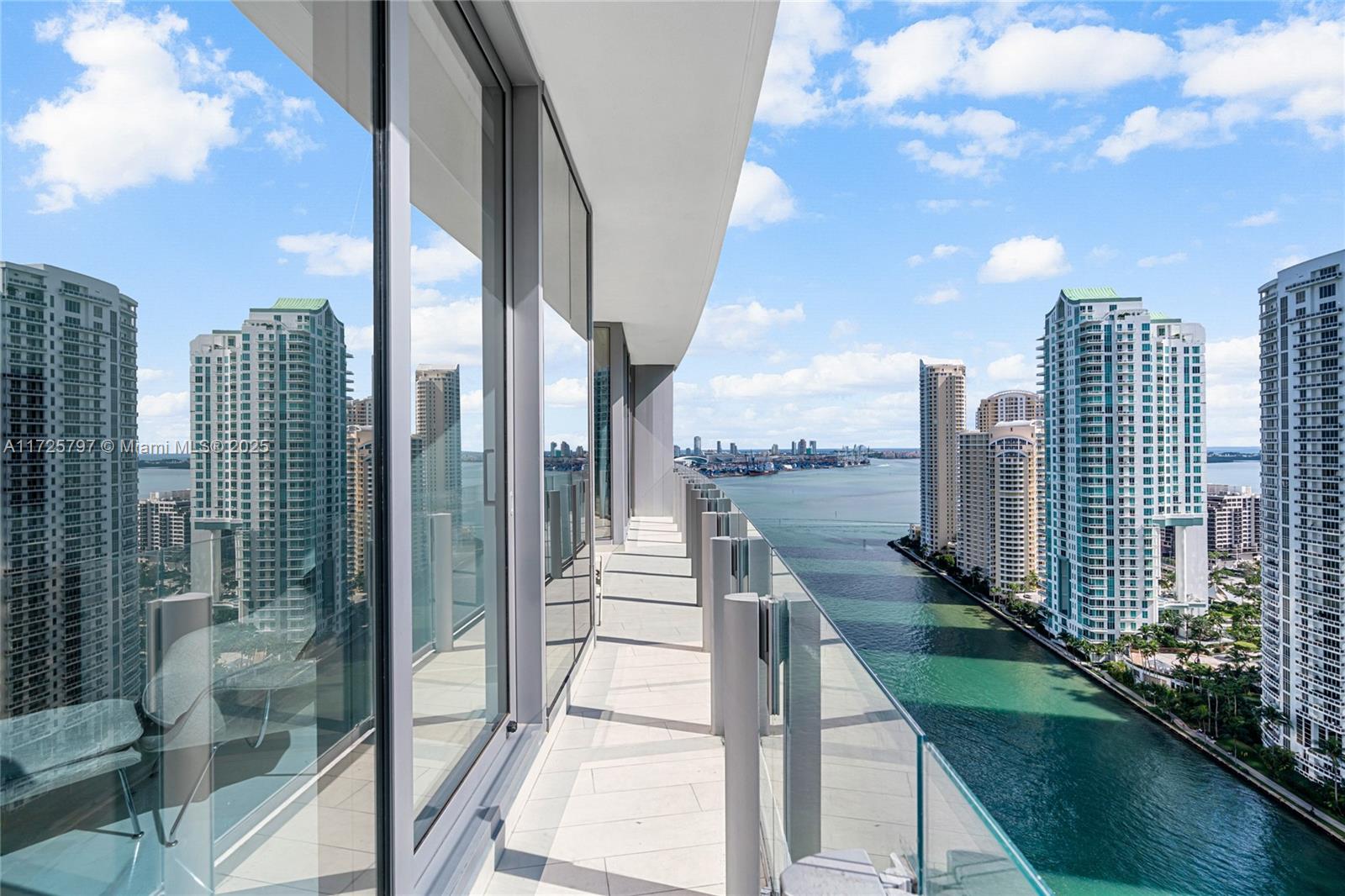 300 S Biscayne Blvd # 2505