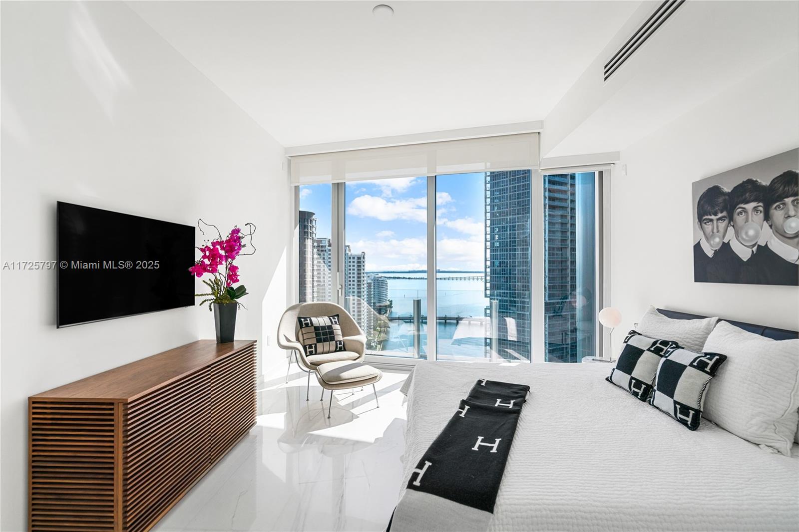 300 S Biscayne Blvd # 2505