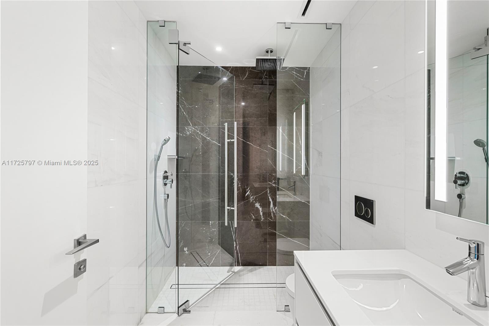 300 S Biscayne Blvd # 2505