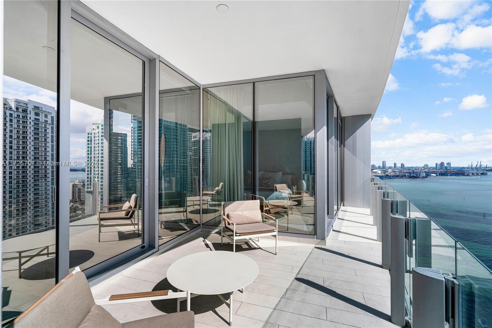 300 S Biscayne Blvd # 2505
