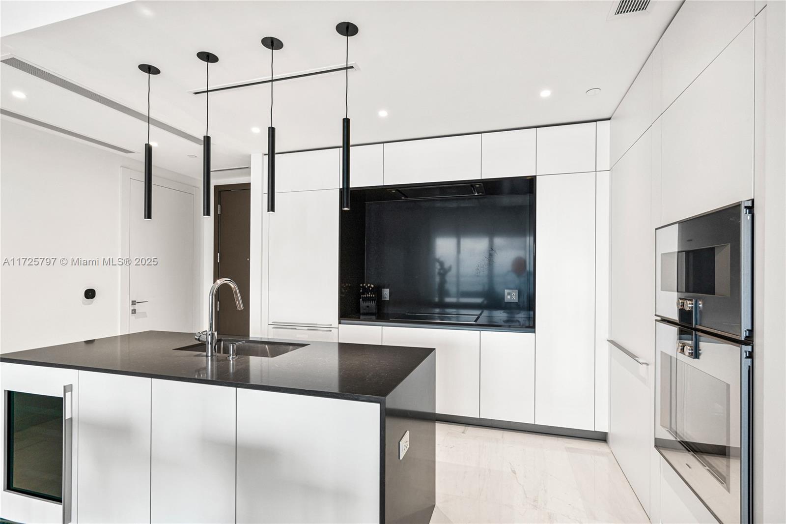 300 S Biscayne Blvd # 2505