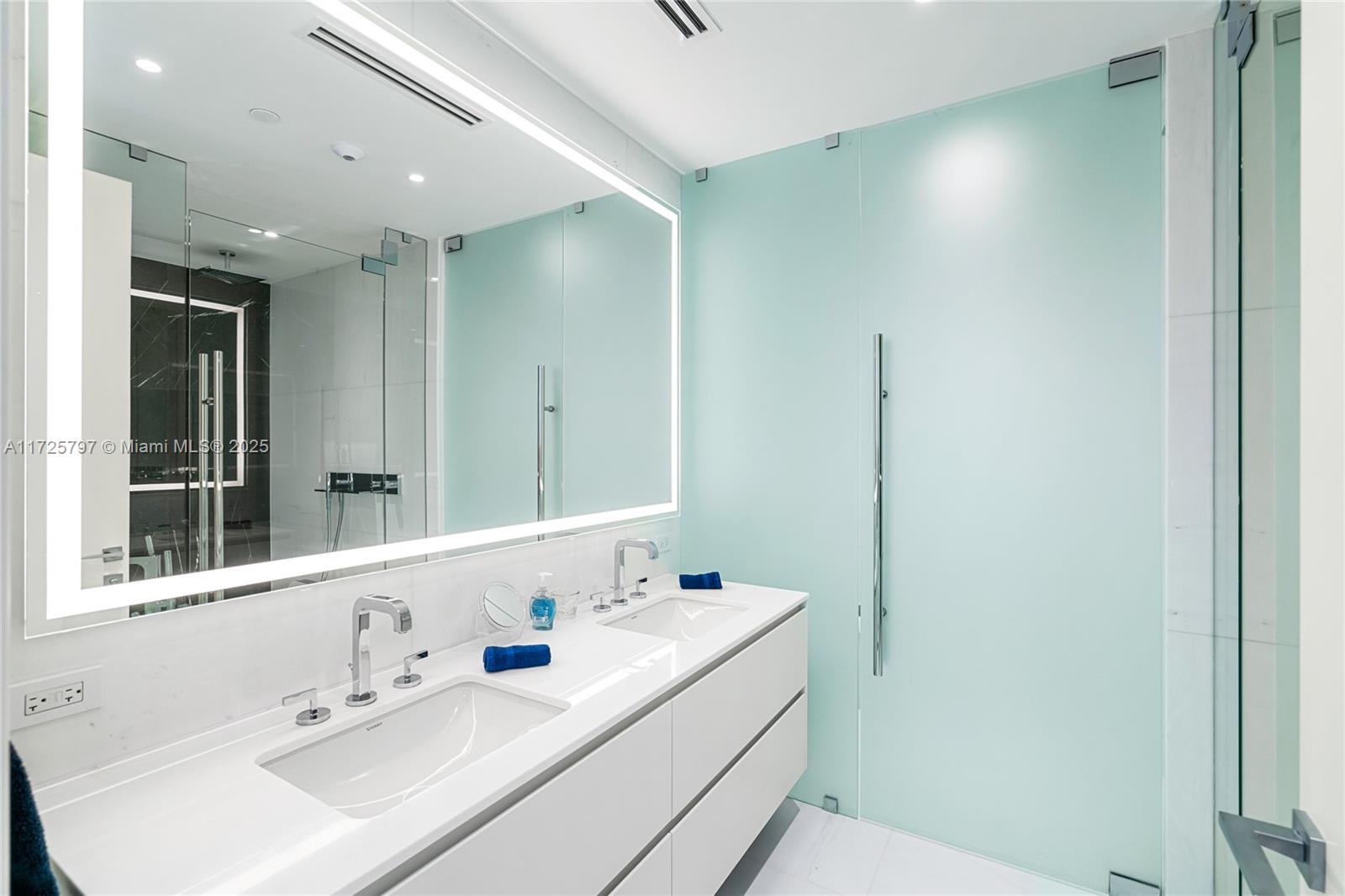 300 S Biscayne Blvd # 2505