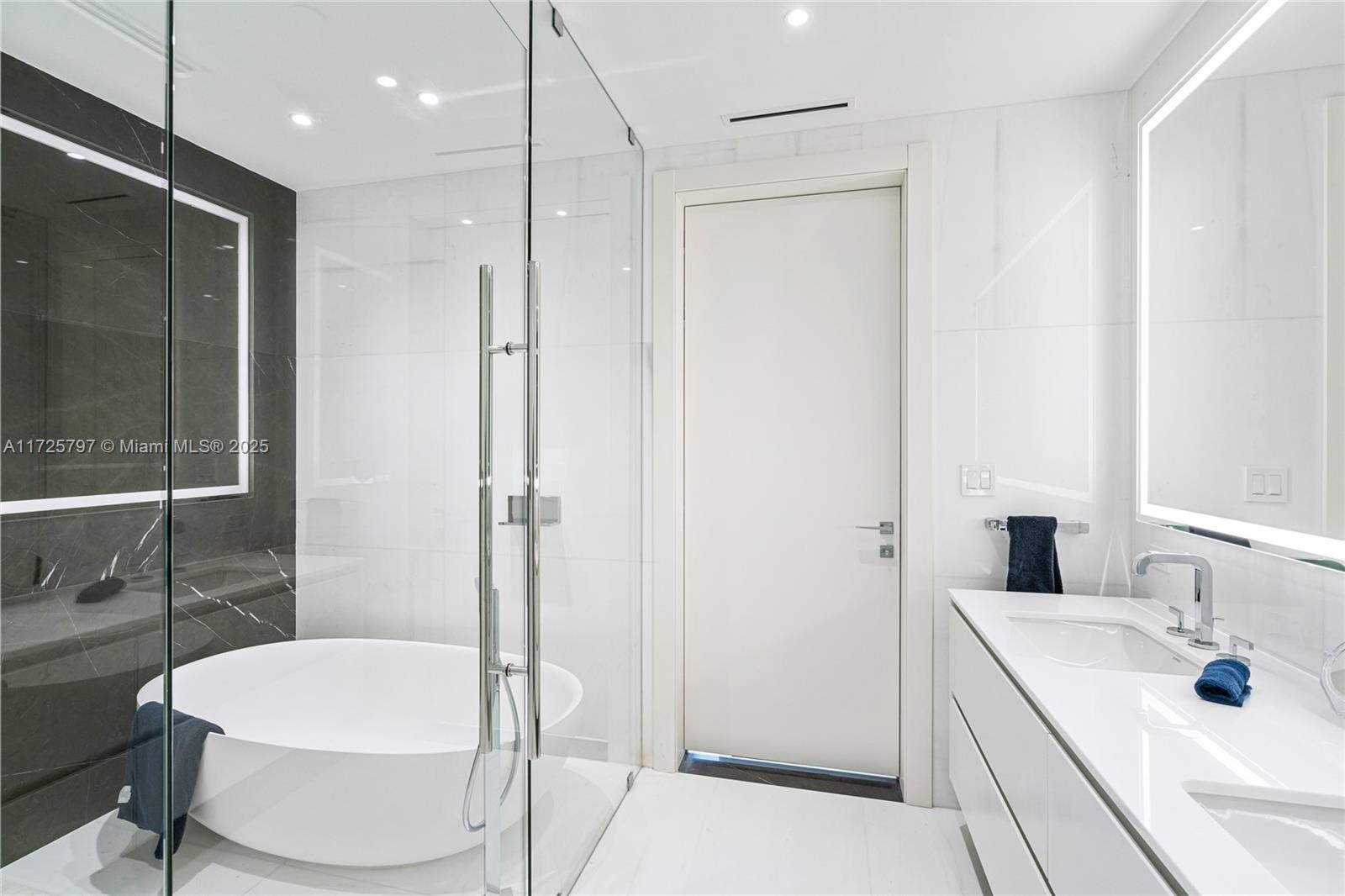 300 S Biscayne Blvd # 2505