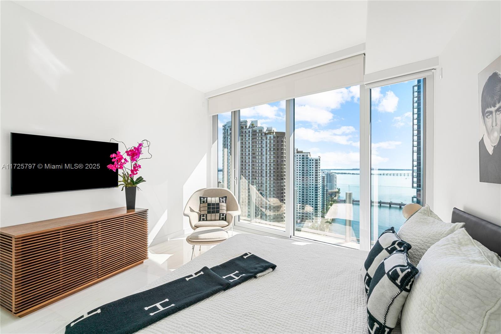 300 S Biscayne Blvd # 2505